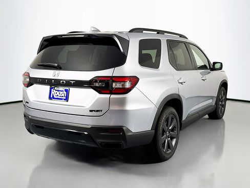 New 2026 Honda Pilot Sport image 5