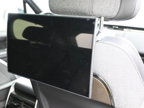 New 2025 Land Rover Range Rover SV image 11