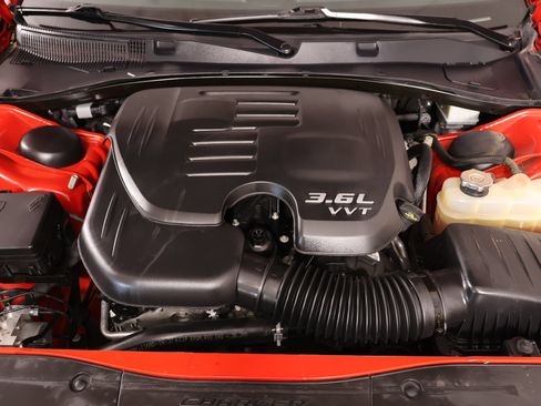 Used 2022 Dodge Charger SXT RWD image 18