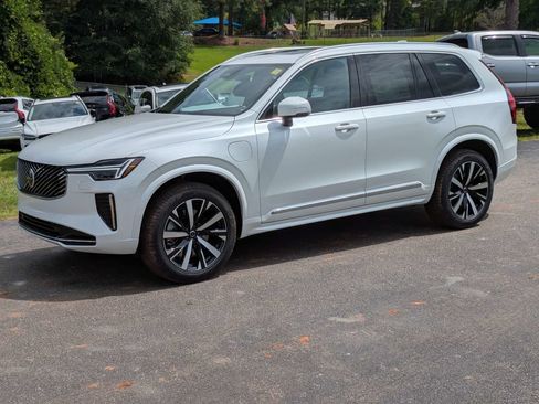 New 2026 Volvo XC90 T8 Core w/ Protection Package Premier AWD/4WD image 2