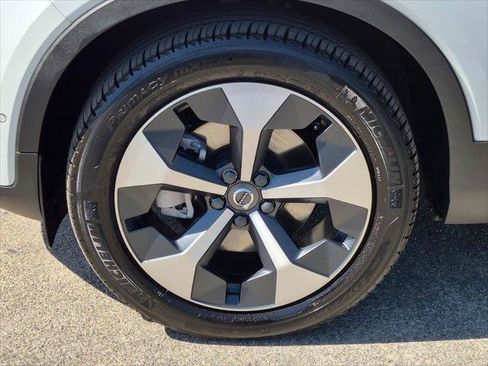 Used 2026 Volvo XC40 B5 Plus w/ Protection Package Premier AWD/4WD image 9