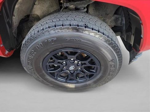 Used 2022 Toyota Tacoma SR5 w/ Technology Package RWD image 10