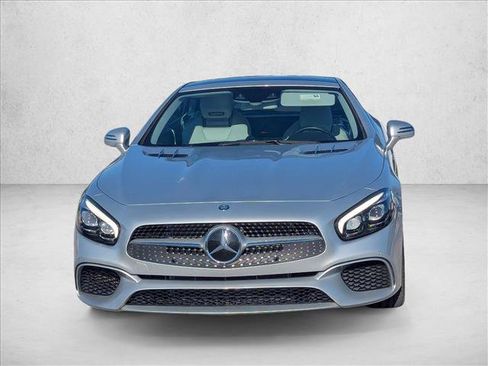 Used 2017 Mercedes-Benz SL 550 image 2
