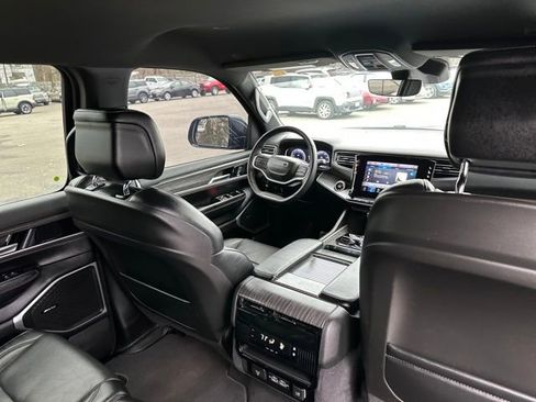 Used 2023 Jeep Wagoneer Series II image 15