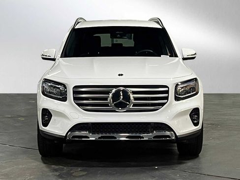 Used 2025 Mercedes-Benz GLB 250 4MATIC image 8