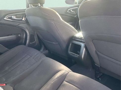 Used 2015 Chrysler 200 Limited image 8