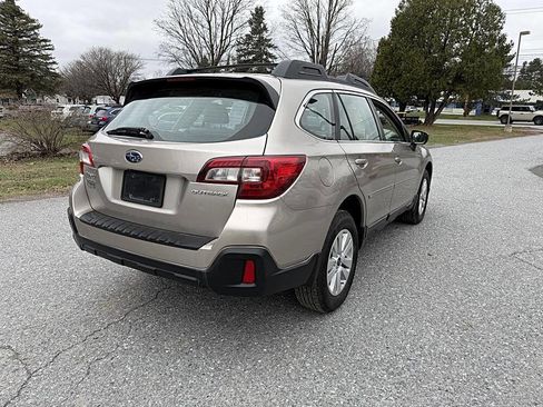Used 2019 Subaru Outback 2.5i AWD/4WD image 5