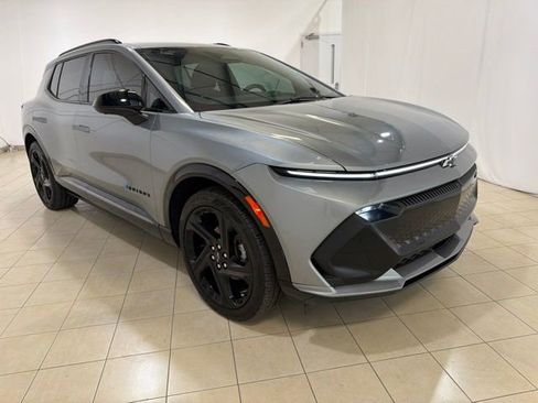 Used 2025 Chevrolet Equinox EV RS FWD image 8