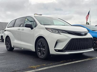 Used 2025 Toyota Sienna XSE