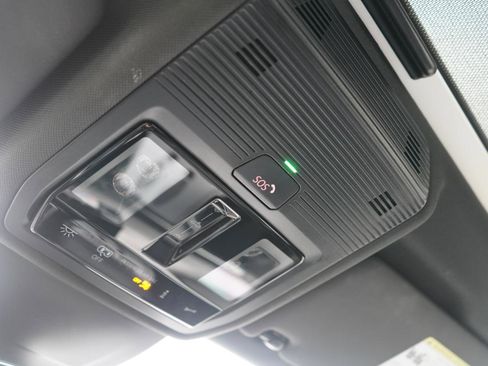 Used 2023 Volkswagen Golf R image 29