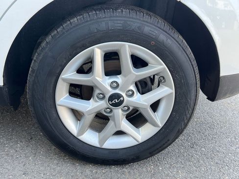 Used 2025 Kia Soul LX w/ LX Technology Package image 25