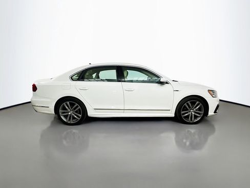 Used 2017 Volkswagen Passat 1.8T R-Line FWD image 9