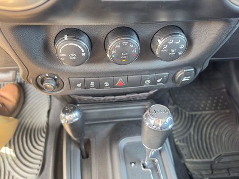 Used 2012 Jeep Wrangler Unlimited Sahara w/ Dual Top Group AWD/4WD image 17