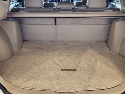 Used 2013 Toyota Venza Limited w/ Preferred Accessory Pkg #1 image 10