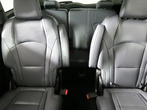 Used 2018 Buick Enclave Premium w/ Experience Buick Package image 13