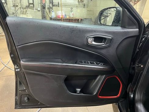 Used 2018 Jeep Compass Trailhawk w/ Leather Interior Group image 12