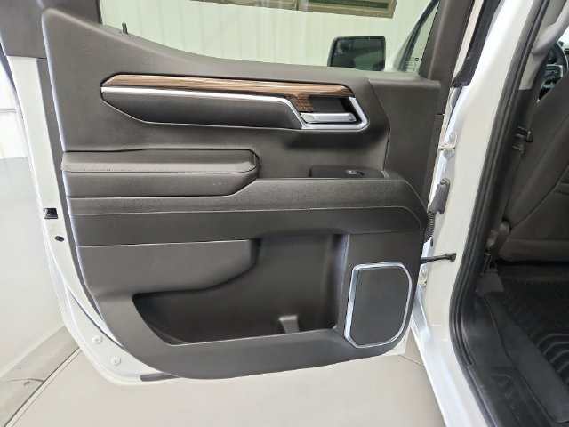 Used 2023 Chevrolet Silverado 1500 LT AWD/4WD image 21