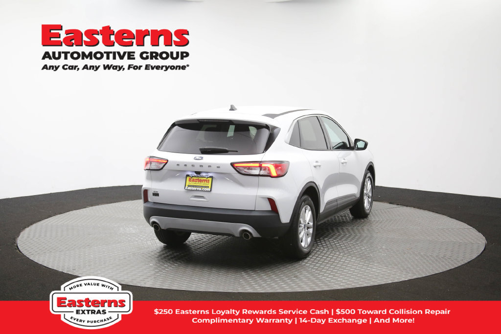 Used 2022 Ford Escape SE FWD image 40