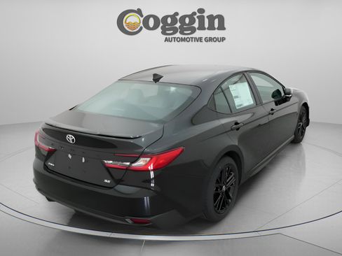 New 2026 Toyota Camry SE image 15