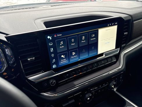 Used 2024 Chevrolet Silverado 1500 High Country w/ Technology Package image 17