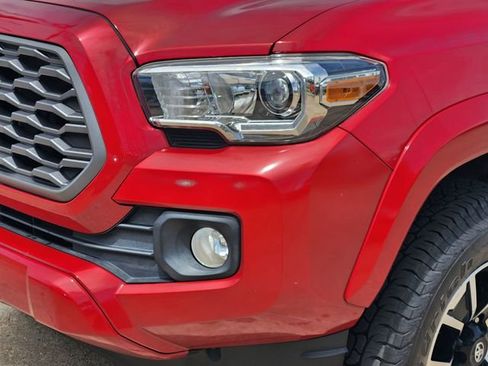 Used 2021 Toyota Tacoma TRD Sport w/ Technology Package RWD image 6