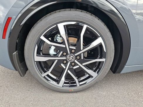 New 2026 Toyota Prius XSE image 7