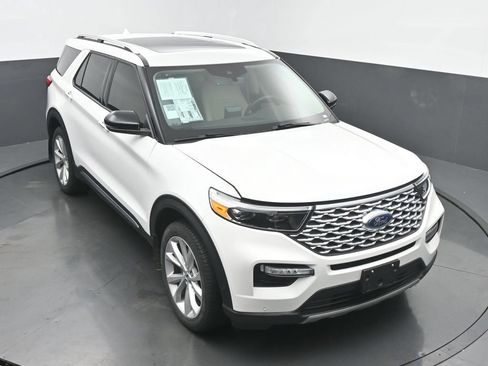 Used 2023 Ford Explorer Platinum w/ Technology Package AWD/4WD image 45