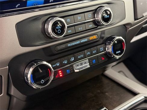Used 2022 Ford F250 Lariat w/ Lariat Ultimate Package image 15