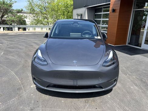 Used 2023 Tesla Model Y Performance AWD/4WD image 2