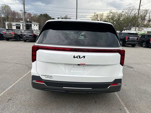 New 2026 Kia Carnival SX w/ SX Dark Edition Package FWD image 4