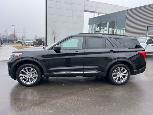 Used 2022 Ford Explorer XLT w/ Equipment Group 202A AWD/4WD image 8
