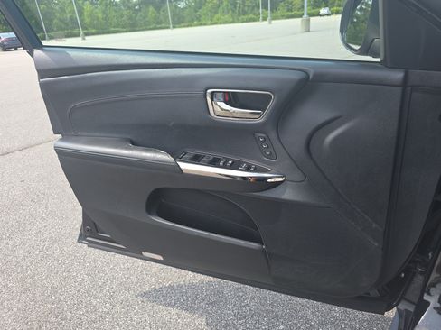 Used 2016 Toyota Avalon Touring FWD image 27