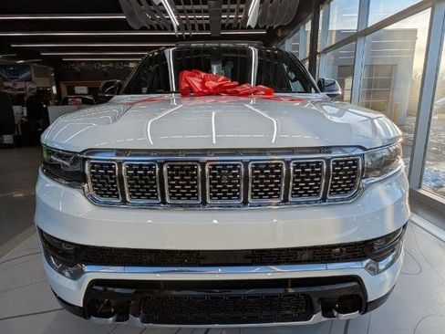 New 2025 Jeep Grand Wagoneer Series III w/ HD Trailer Tow Package AWD/4WD image 5