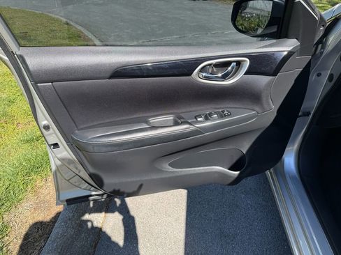 Used 2016 Nissan Sentra SV FWD image 14