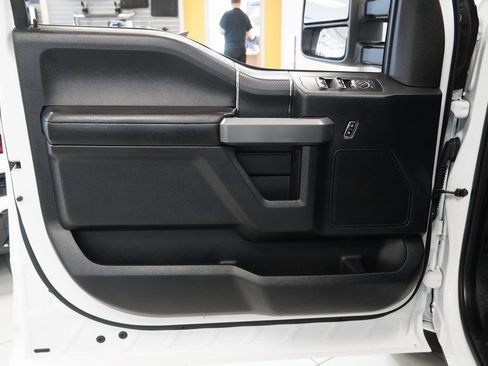 Used 2018 Ford F150 XLT w/ Equipment Group 302A Luxury image 16