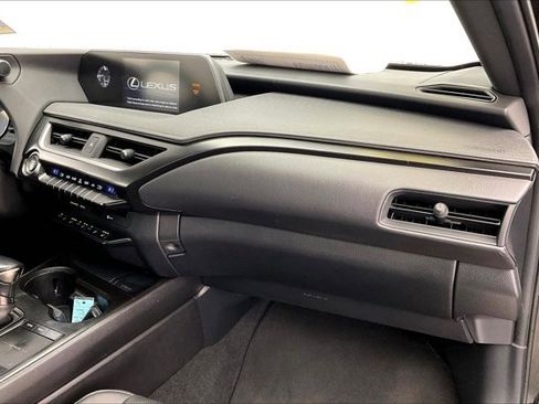 Used 2019 Lexus UX 200 F Sport image 15
