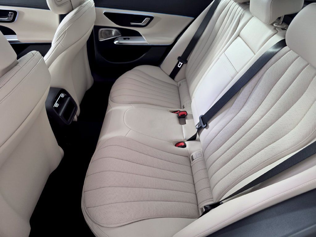 New 2027 Mercedes-Benz E 450 4MATIC All-Terrain Wagon image 11
