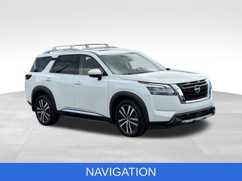 Used 2023 Nissan Pathfinder Platinum w/ Lighting Package (N93) AWD/4WD image 13