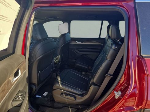 New 2025 Jeep Grand Cherokee L Limited RWD image 16