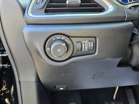 New 2026 Chrysler Pacifica Limited AWD/4WD image 16