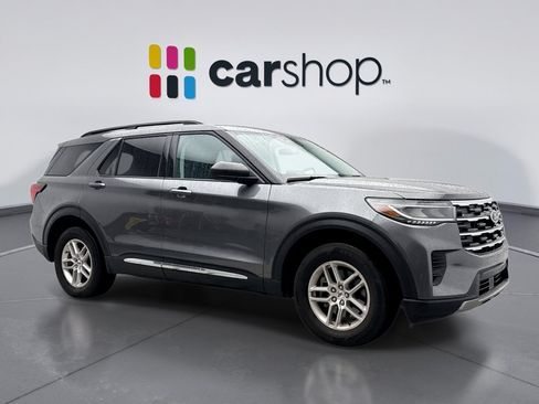 Used 2025 Ford Explorer Active AWD/4WD image 7