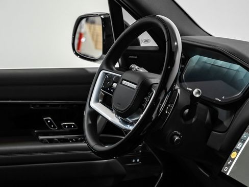 Used 2025 Land Rover Range Rover Long Wheelbase SE image 11