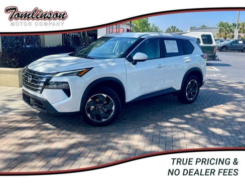 Used 2025 Nissan Rogue SV AWD/4WD image 1