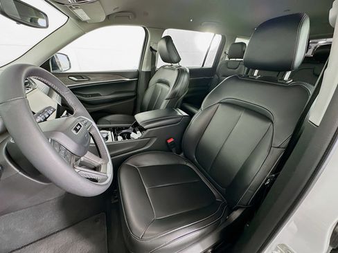 Used 2023 Jeep Grand Cherokee L Limited w/ Trailer Tow Group (B) image 13