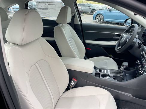 Used 2026 Hyundai Sonata SE FWD image 52