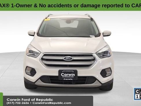 Used 2019 Ford Escape Titanium image 2