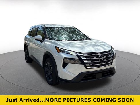 Used 2026 Nissan Rogue SV FWD image 1