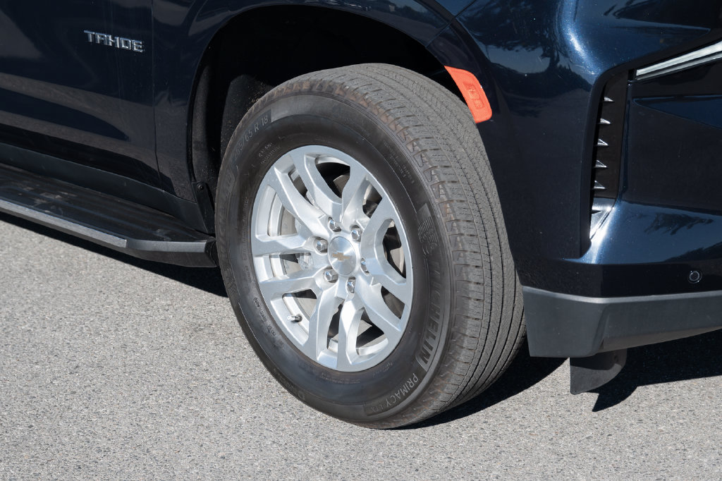Used 2024 Chevrolet Tahoe LT w/ Luxury Package AWD/4WD image 11