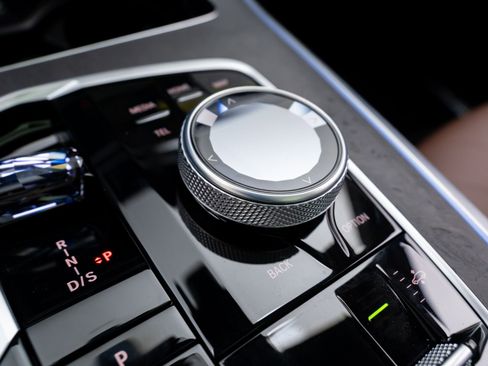 New 2026 BMW X5 xDrive50e w/ Executive Package image 32