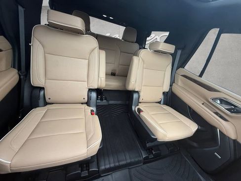 Used 2023 Chevrolet Tahoe Premier AWD/4WD image 22
